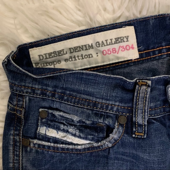 Diesel Stylish Blue Jeans- made in Italy - Picture 3 of 9